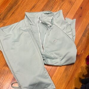 Alo Light Blue Zip-Up Jacket and Pants Set